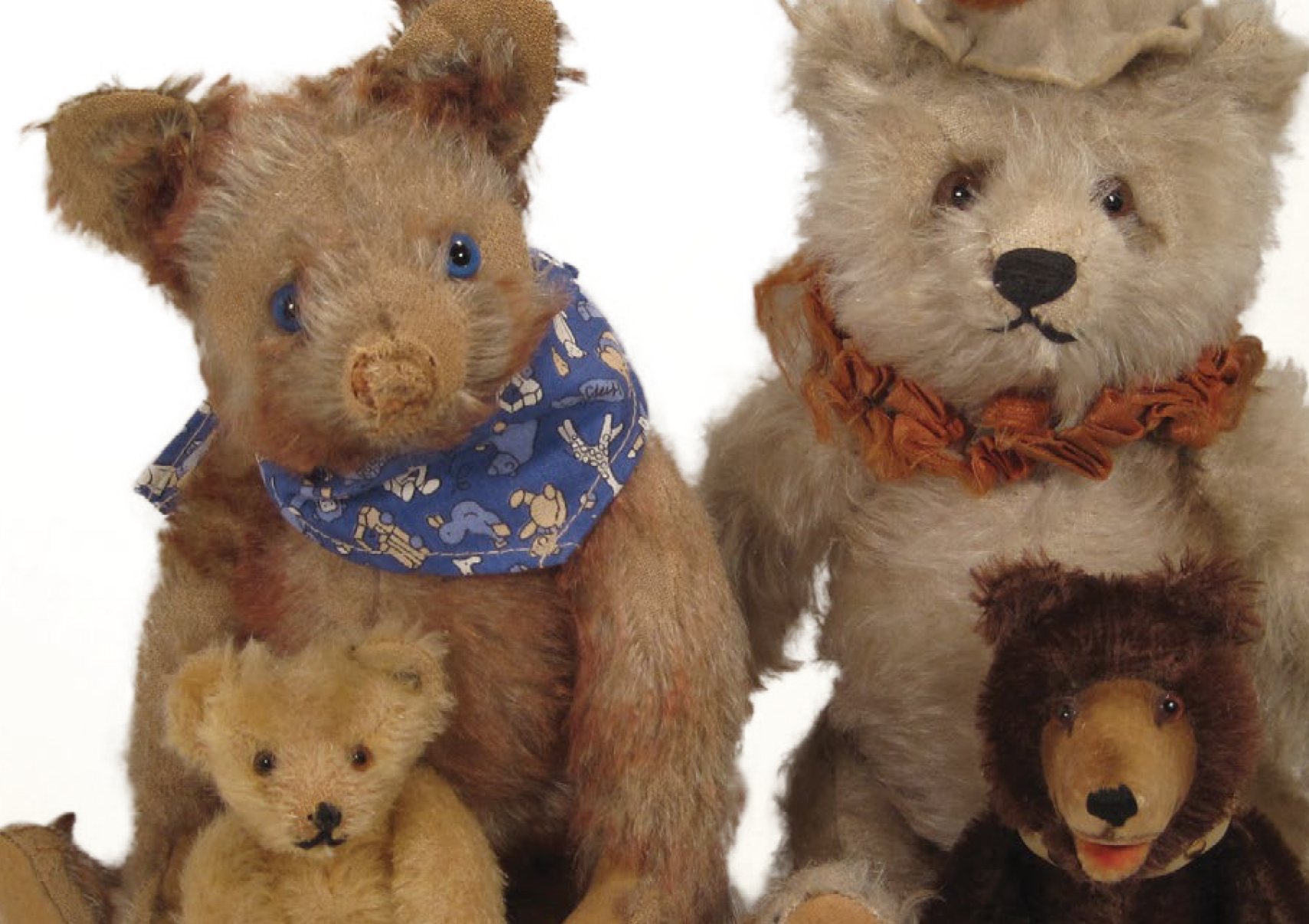 Old Vintage Steiff Bears Identification & Value (With Types)