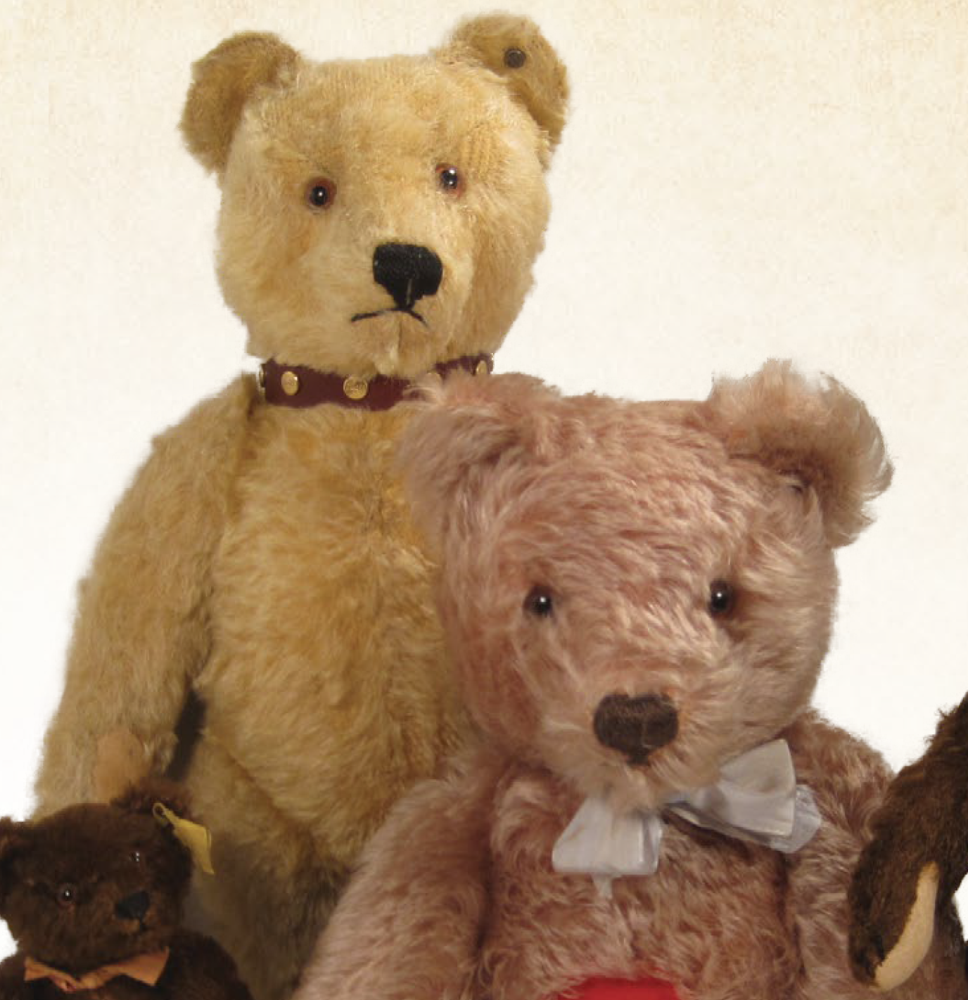 Accurately Dating Vintage Steiff Bears